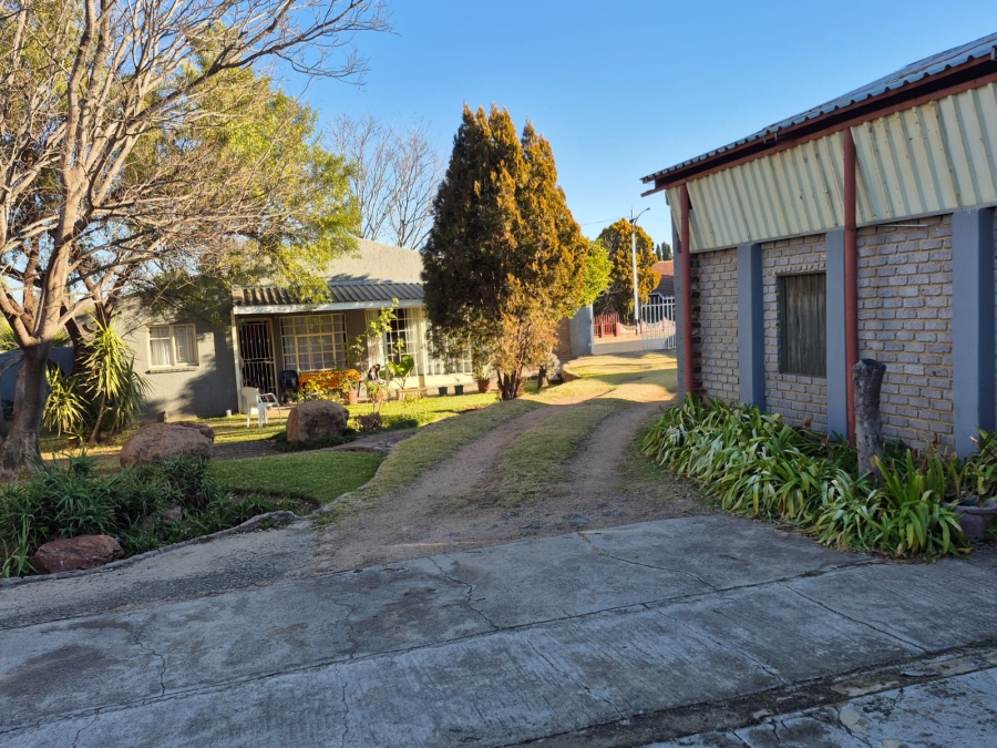 6 Bedroom Property for Sale in Vredefort Free State